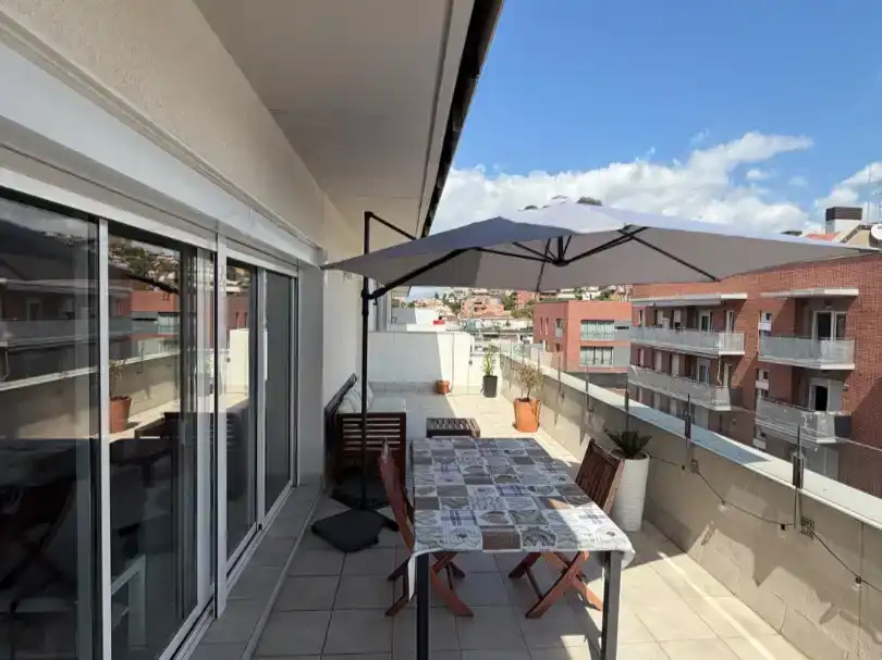 Terrassa de Pis en venda en Molins de Rei amb Aire condicionat, Terrassa i Piscina