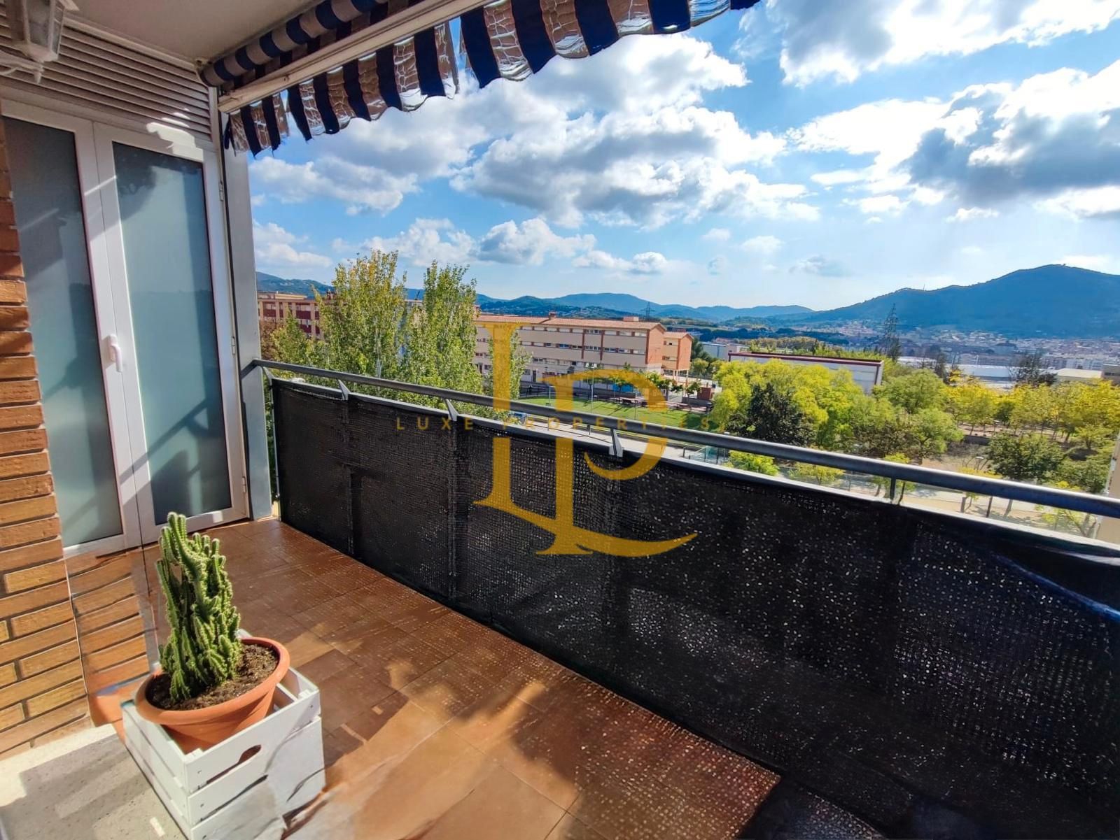 Terraza de Piso en venta en Montornès del Vallès con Calefacción, Horno y Balcón