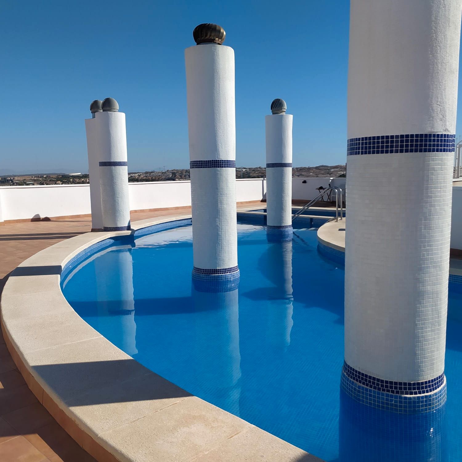 Piscina de Apartament en venda en Torrevieja amb Aire condicionat, Moblat i Forn