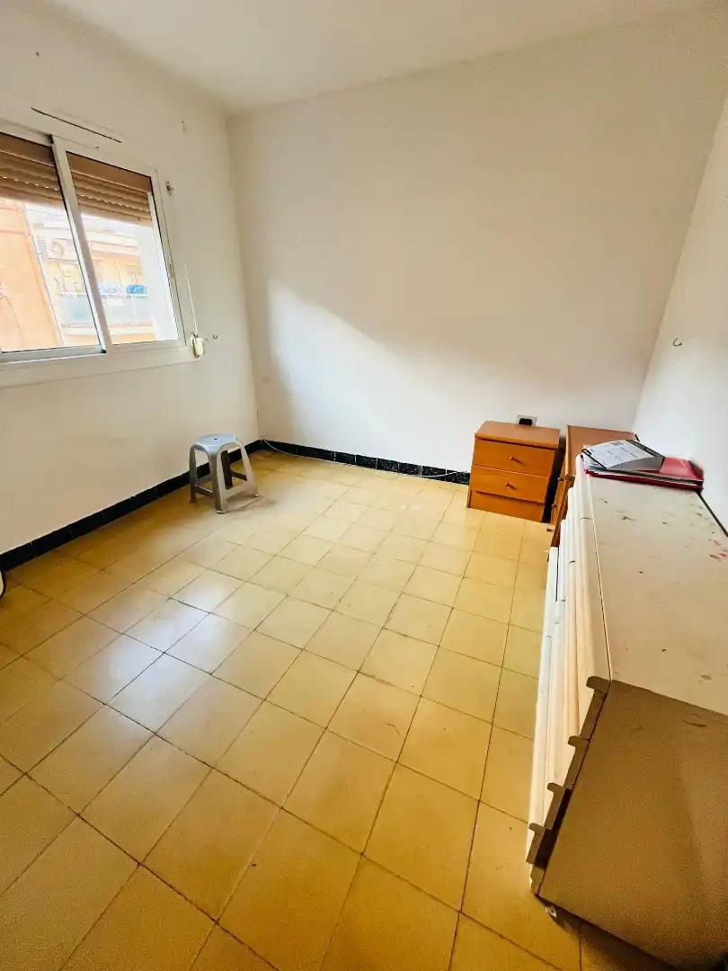 Dormitori de Pis en venda en L'Hospitalet de Llobregat amb Alarma