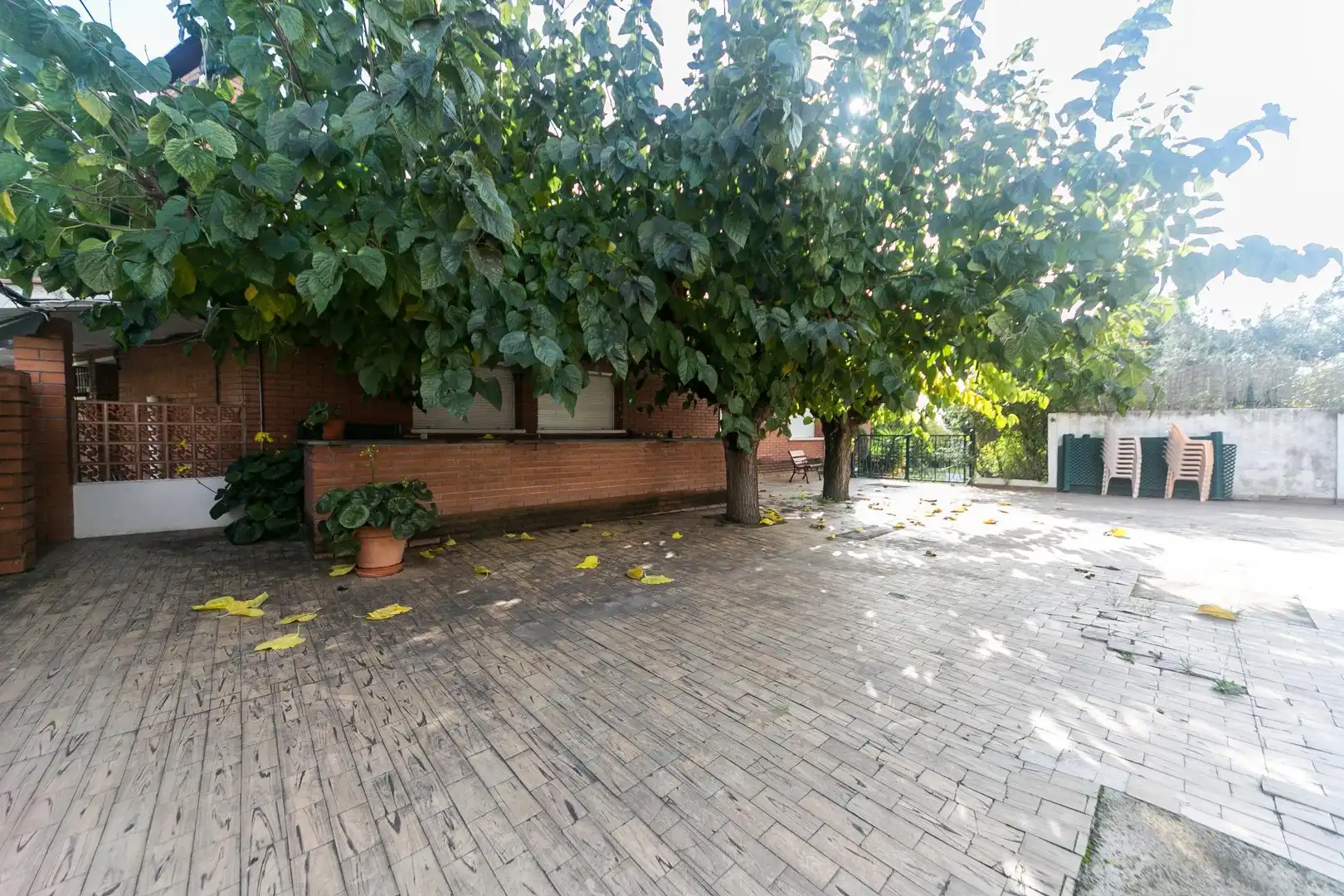 Vista exterior de Casa o xalet en venda en Cerdanyola del Vallès amb Calefacció, Jardí privat i Terrassa