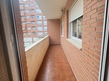Wohnung mit Balkon zum Verkauf in Calle Jaén