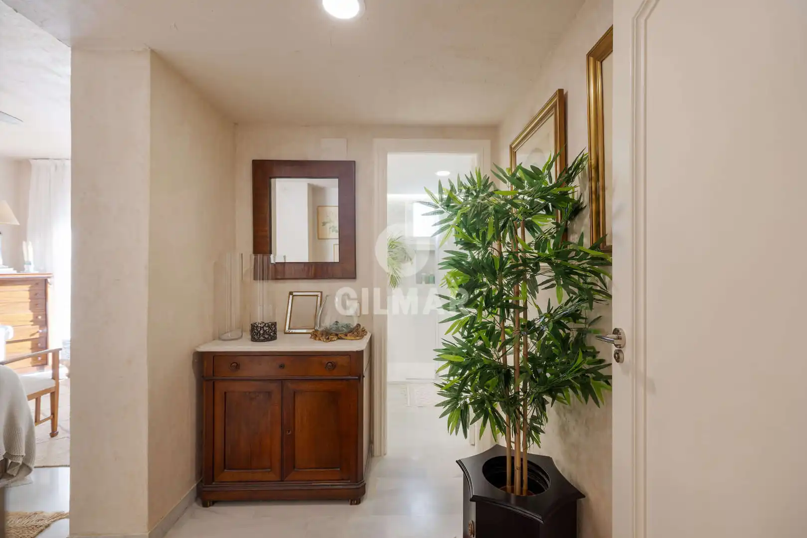 Maisonette zum Verkauf in Estepona mit Heizung, Abstellraum und Balkon