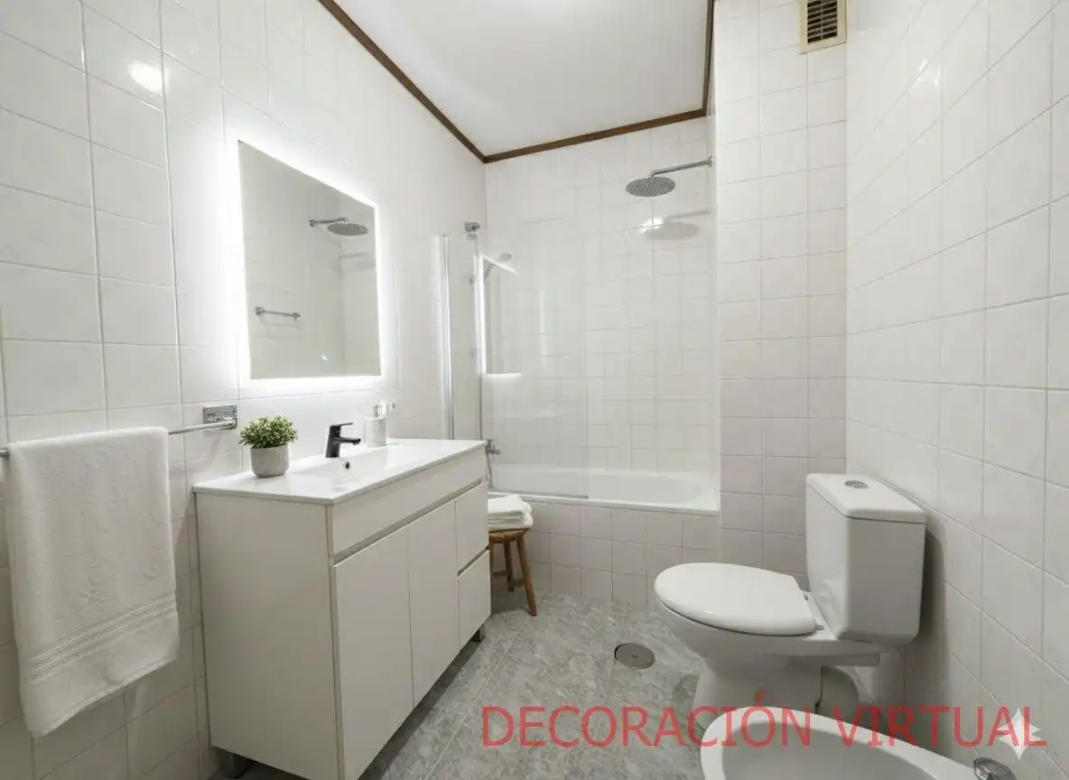 Badezimmer von Wohnung zum Verkauf in Vilagarcía de Arousa mit Heizung