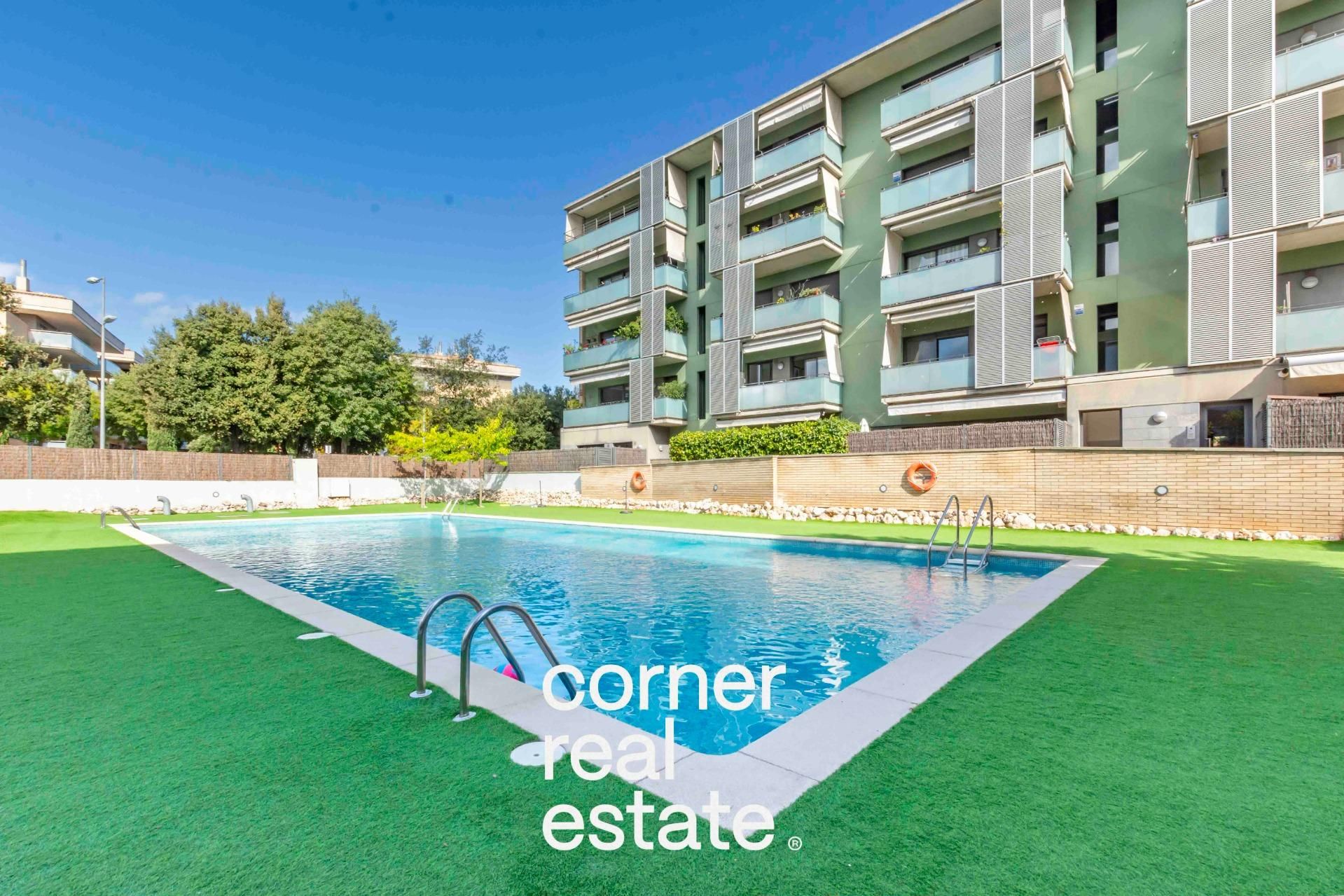 Vista exterior de Planta baixa en venda en Sant Cugat del Vallès amb Aire condicionat, Calefacció i Parquet