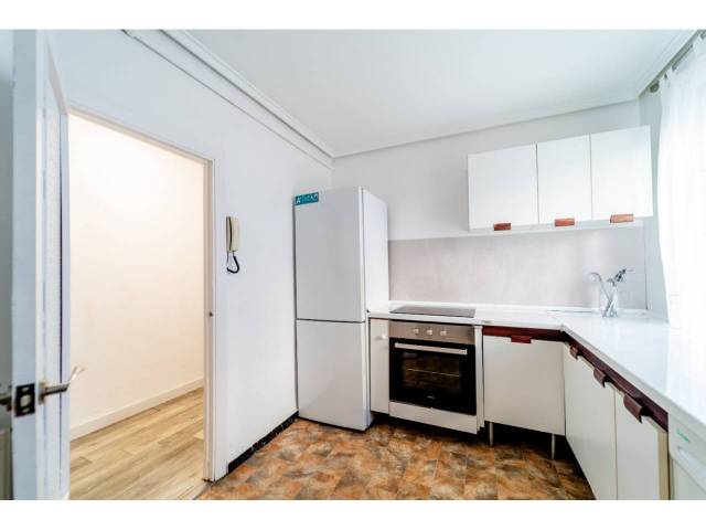 Apartamento en Alquiler en Alfonso X ´El Sabio´ en Los Vadillos - R. Sanitaria - Pozanos