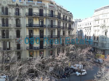 Pis amb ascensor en venda a De Catalunya
