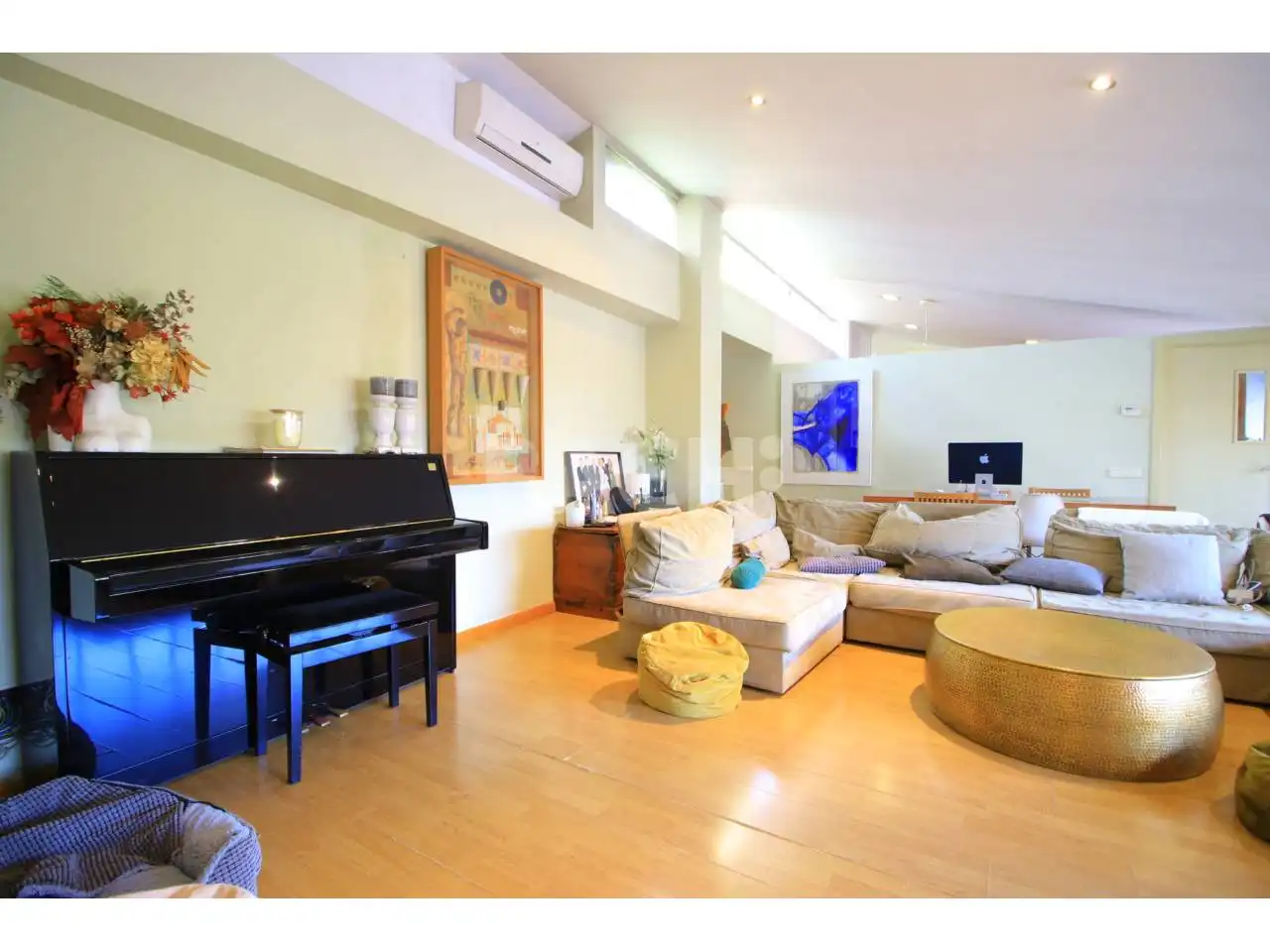 Sala de estar de Ático en venta en Vic con Aire acondicionado, Calefacción y Parquet