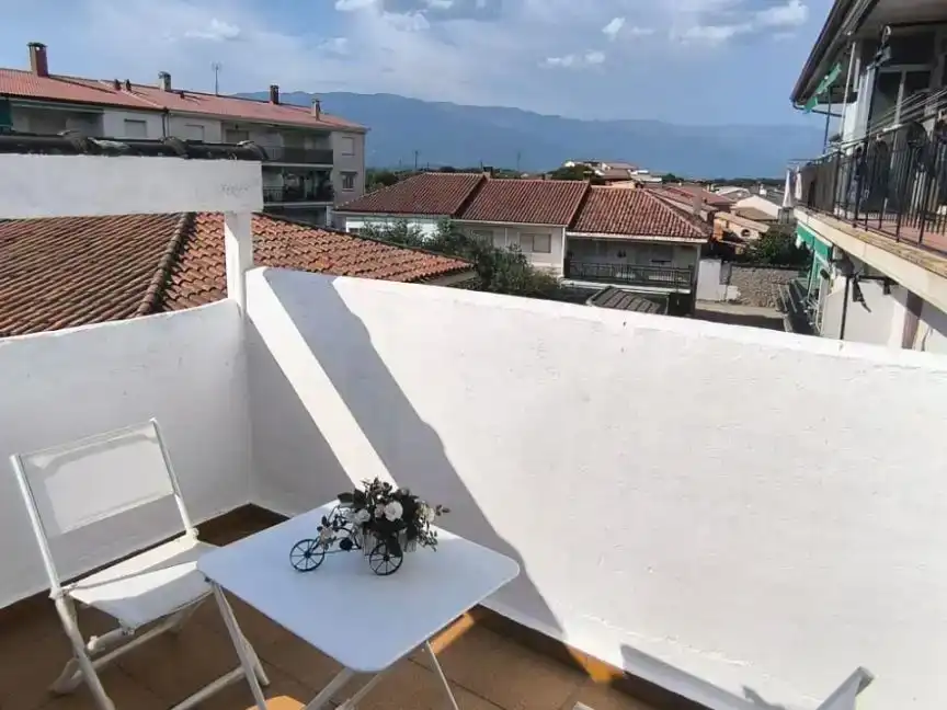 Terraza de Piso en venta en La Iglesuela del Tiétar con Trastero, Piscina y Amueblado