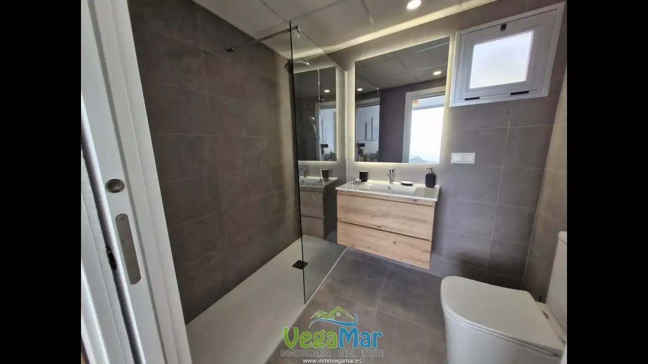 Bathroom of Houses for sale in Almuñécar  with Terrace and Swimming Pool