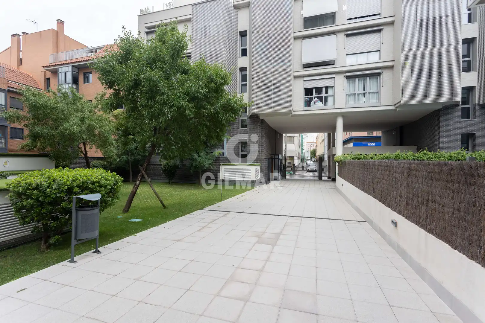 Exterior view of Office for sale in Madrid  with Heating