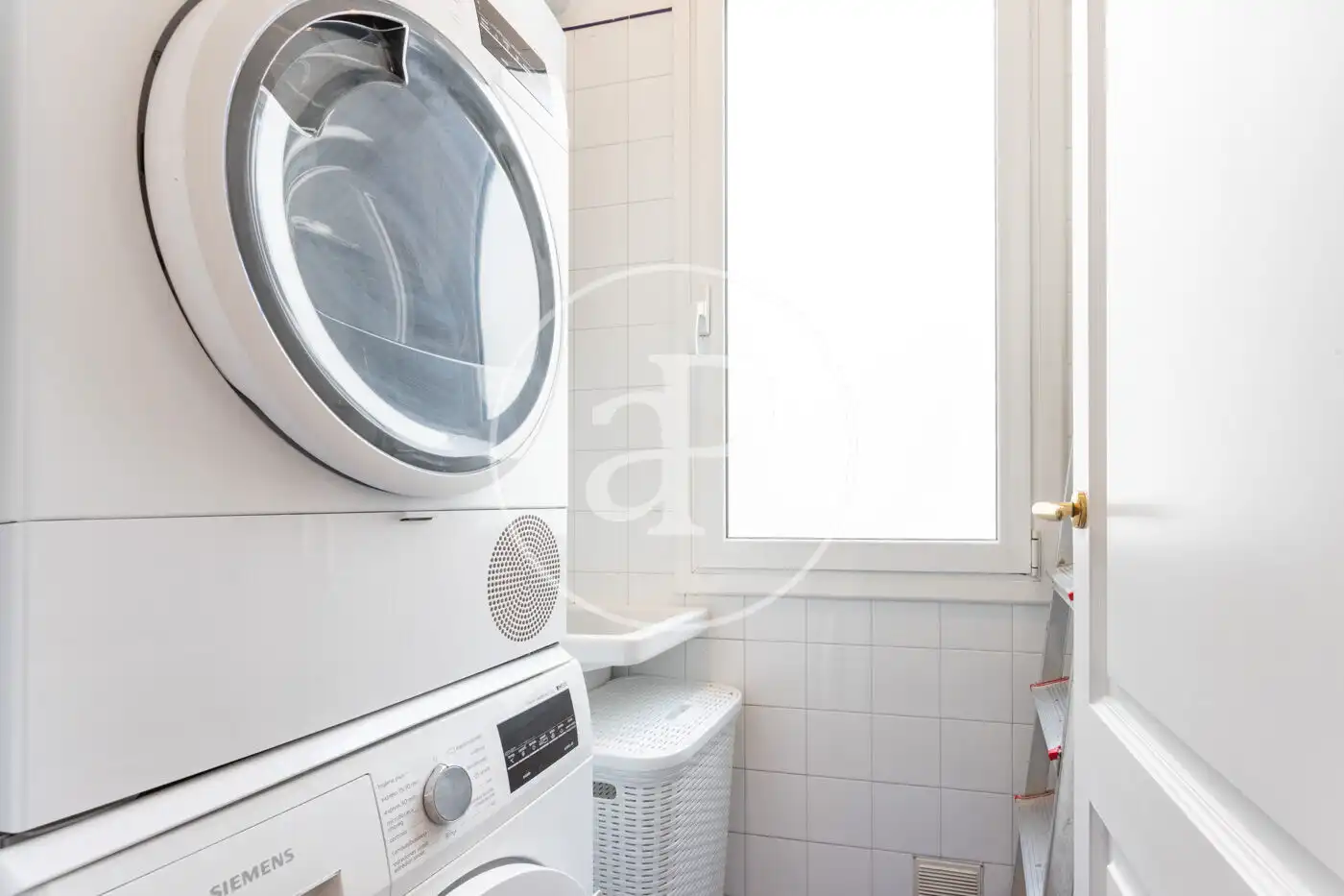 Bathroom of Flat for rent in Barcelona  with Air Conditioner, Heating and Terrace