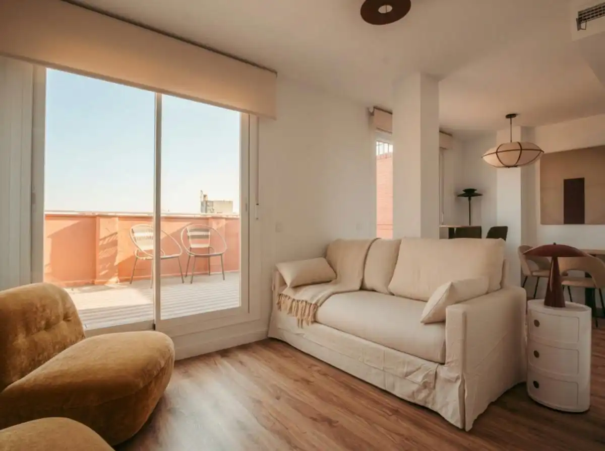 Sala de estar de Estudio de alquiler en Madrid con Aire acondicionado, Calefacción y Amueblado