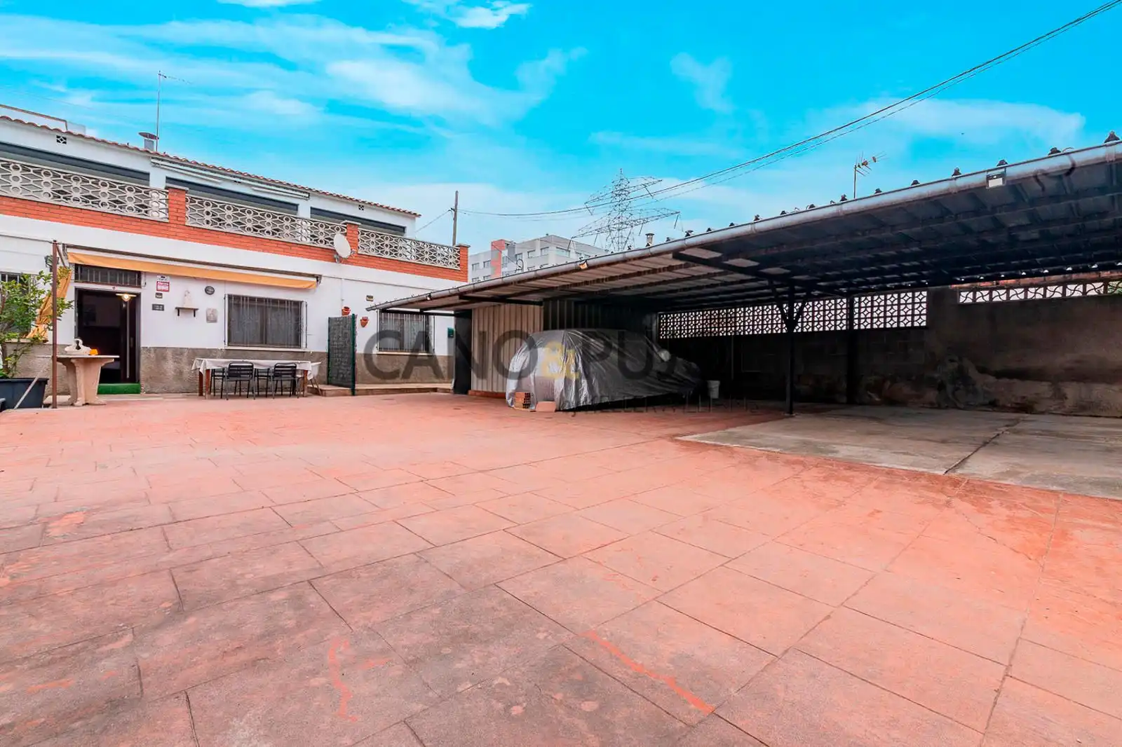 Exterior view of Buildings for sale in Rubí