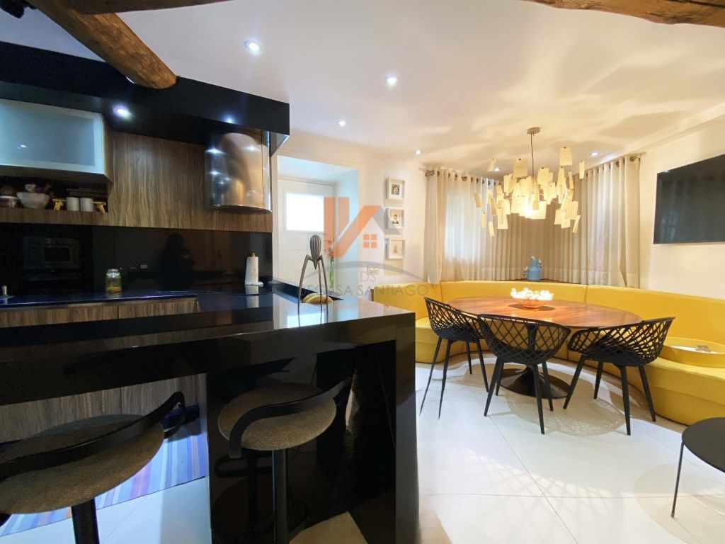 Kitchen of House or chalet for sale in Santiago de Compostela   with Washing machine
