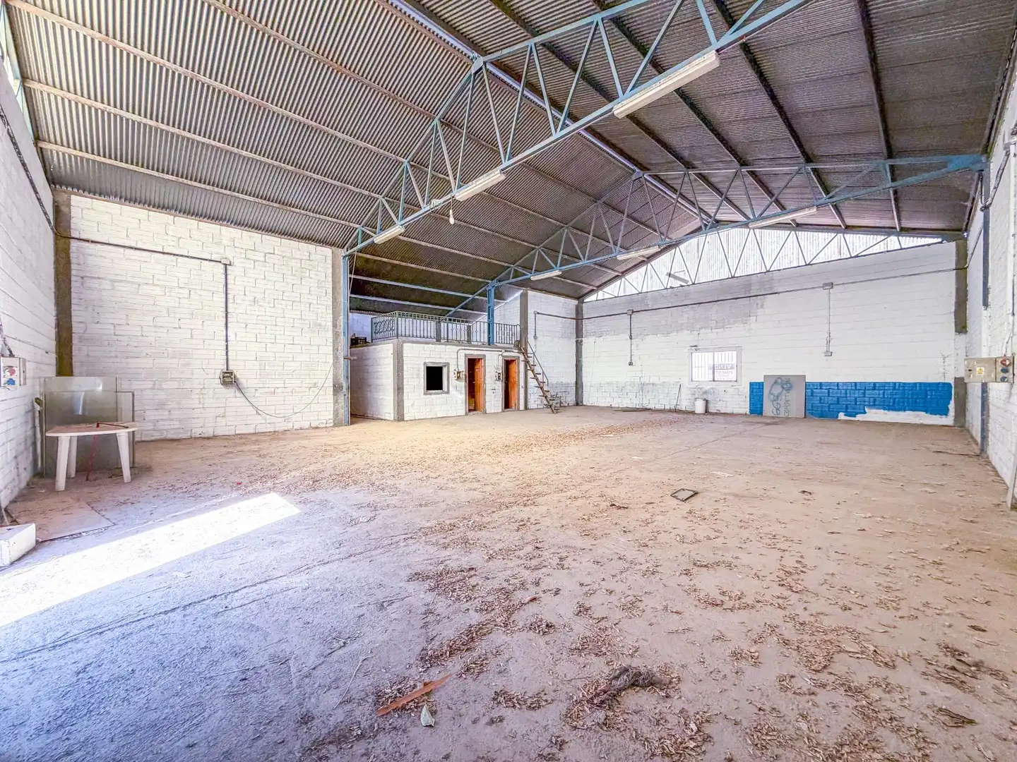 Industrial building for sale in Travesía CAMINO VIEJO 3