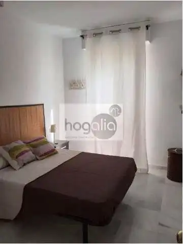 Habitación de Piso de alquiler en Sevilla con Aire acondicionado, Amueblado y Balcón