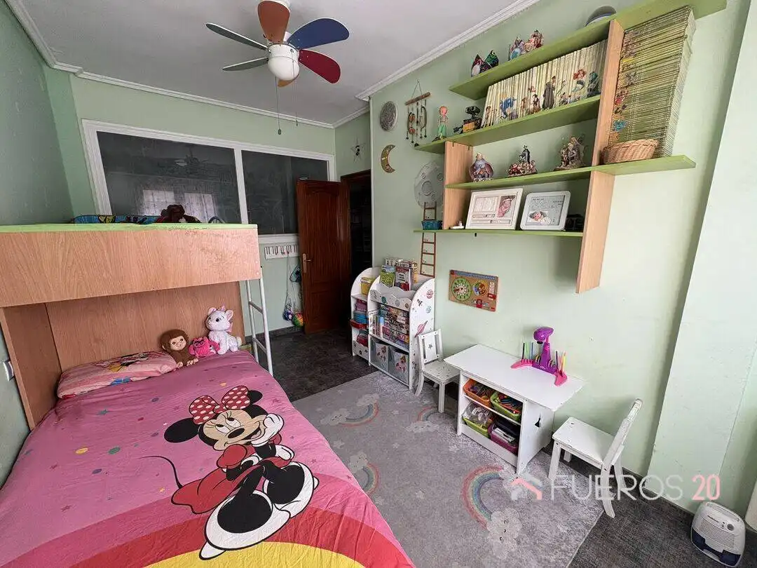 Piso con ascensor en venta en Bagatza - San Vicente, imagen 23