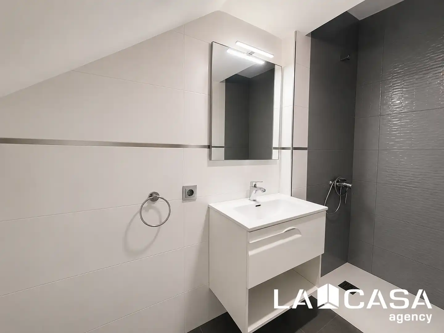 Baño de Casa adosada en venta en Dos Hermanas con Terraza