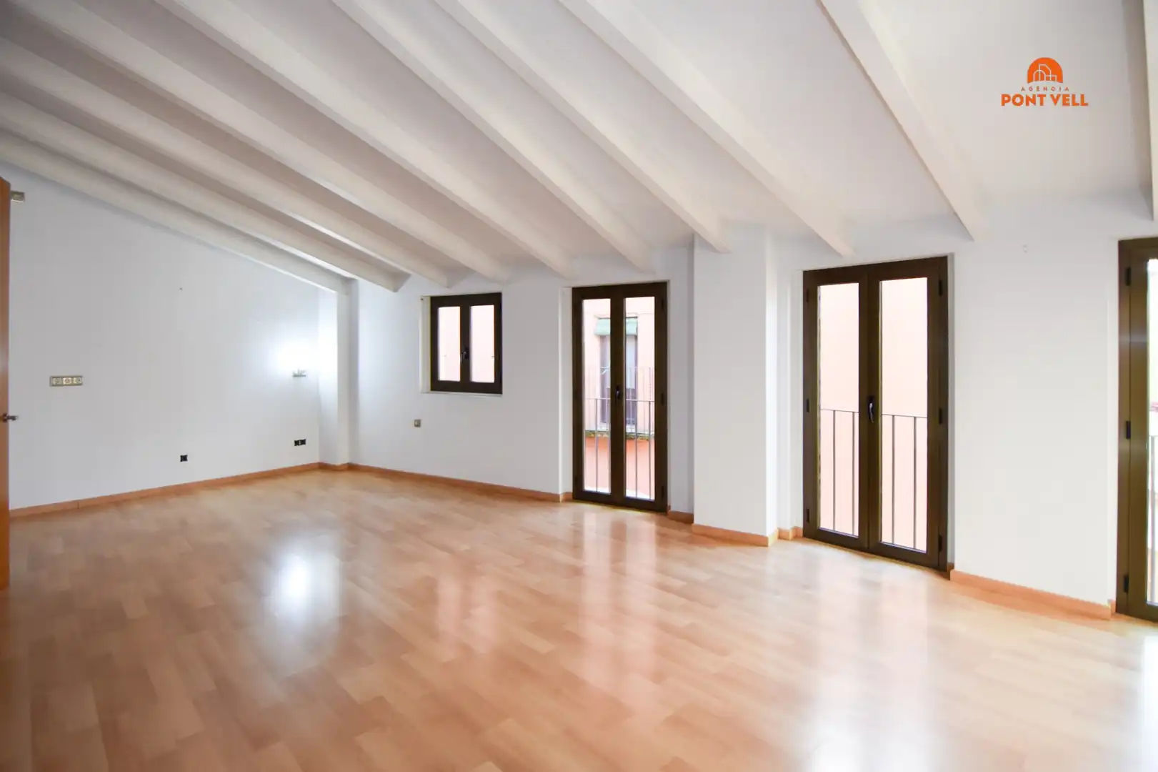 Local commercial à louer à La Bisbal d'Empordà, imagen 4