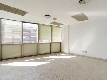 Oficina amb ascensor de lloguer a Passeig de Pere III 48