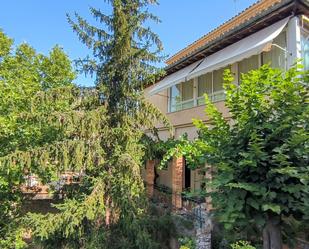 Vista exterior de Casa o xalet en venda en Cuenca Capital amb Aire condicionat, Terrassa i Piscina