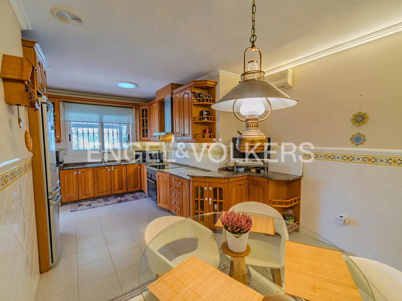 Kitchen of Houses for sale in San Vicente del Raspeig / Sant Vicent del Raspeig  with Air Conditioner, Heating and Private garden