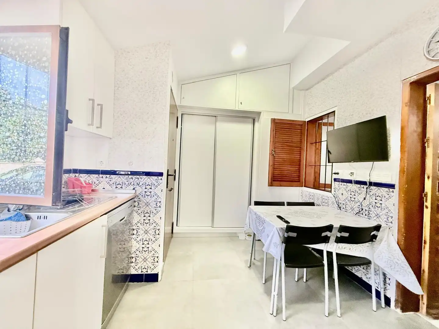 Cuina de Casa adosada en venda en San Pedro del Pinatar amb Aire condicionat, Calefacció i Jardí privat