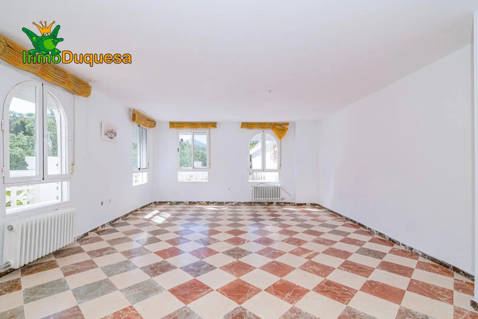 Casa adosada en venta en Gójar con Calefacción y Terraza