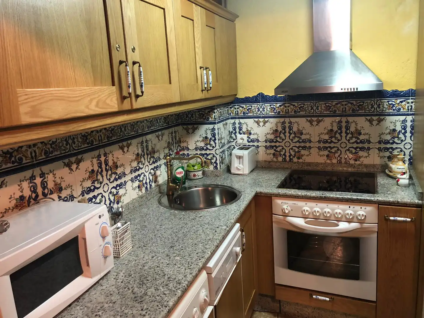 Cuina de Finca rústica en venda en Ladrillar amb Moblat