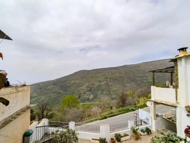 Vista exterior de Piso en venta en Bubión con Calefacción y Piscina comunitaria