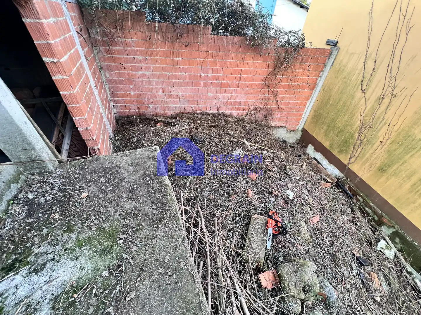Jardí de Casa adosada en venda en Oviedo  amb Jardí privat