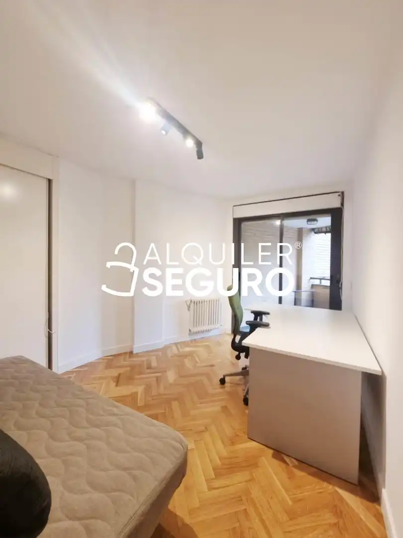 Wohnung zur Miete in Majadahonda mit Heizung, Terrasse und Abstellraum