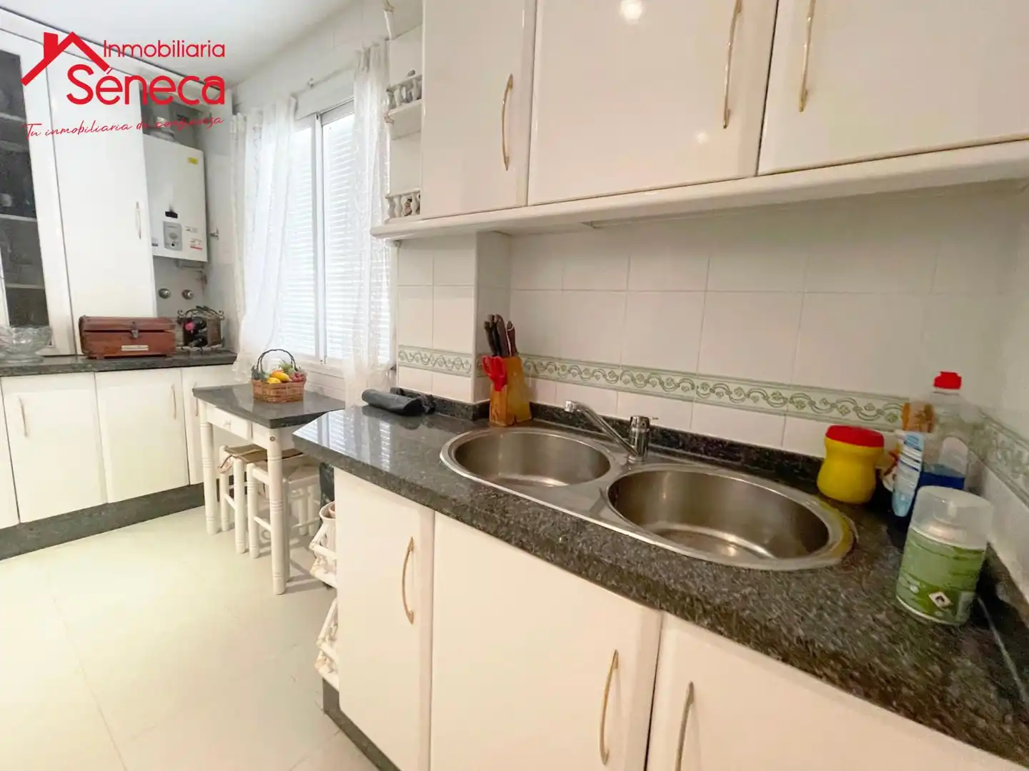 Kitchen of Flat for sale in Córdoba  with Air Conditioner, Heating and Swimming Pool