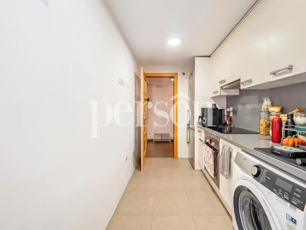 Kitchen of Flat for rent in Valencia  with Air Conditioner, Balcony and Community pool