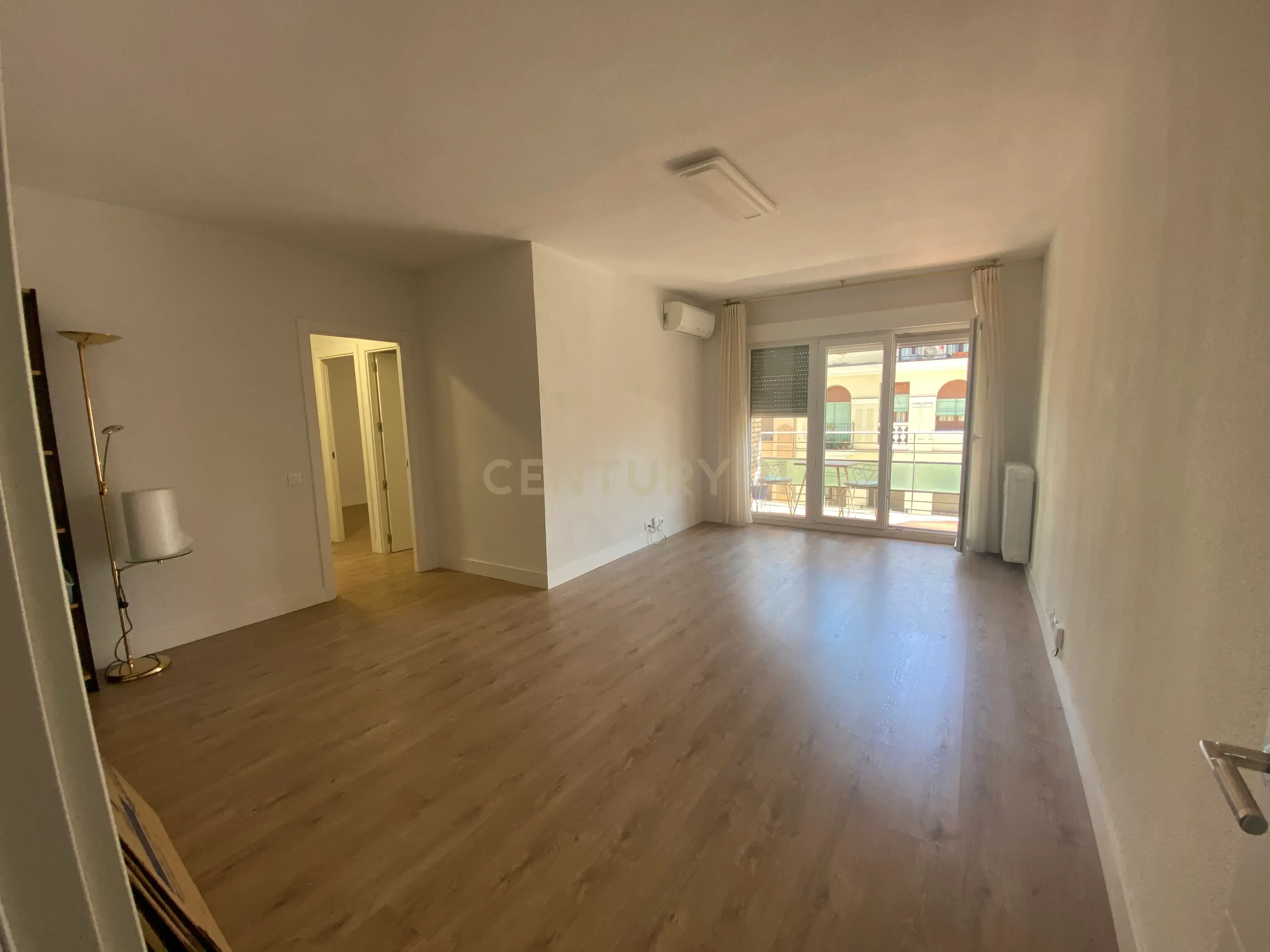 Living room of Flat to rent in  Madrid Capital  with Air Conditioner, Heating and Terrace