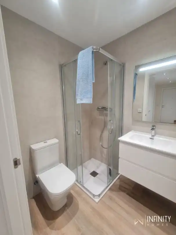 Baño de Piso de alquiler en Zamudio con Calefacción, Terraza y Balcón