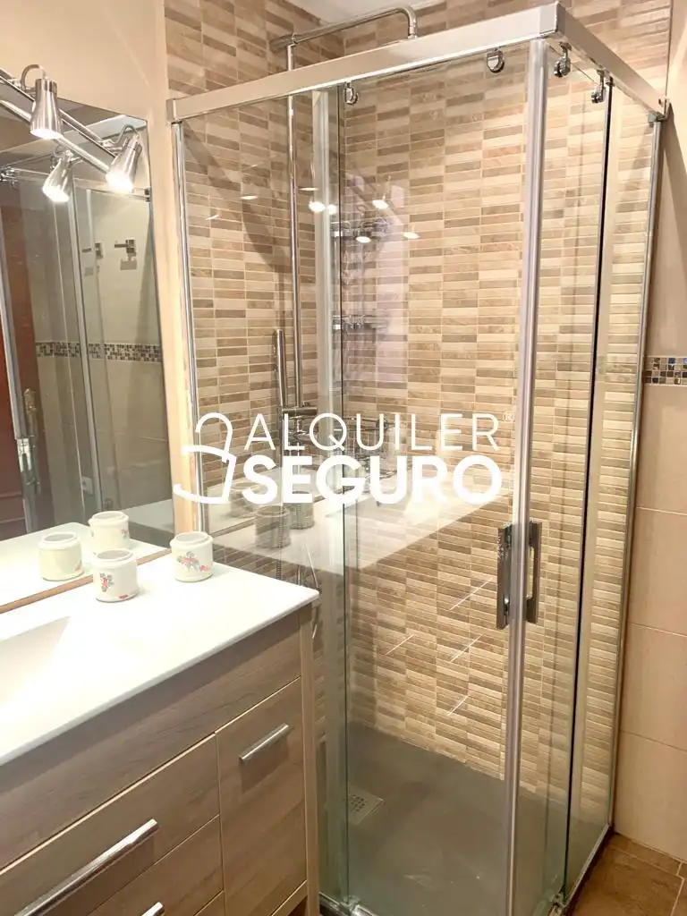 Bathroom of Flat for rent in Torrejón de Ardoz  with Heating, Terrace and Swimming Pool
