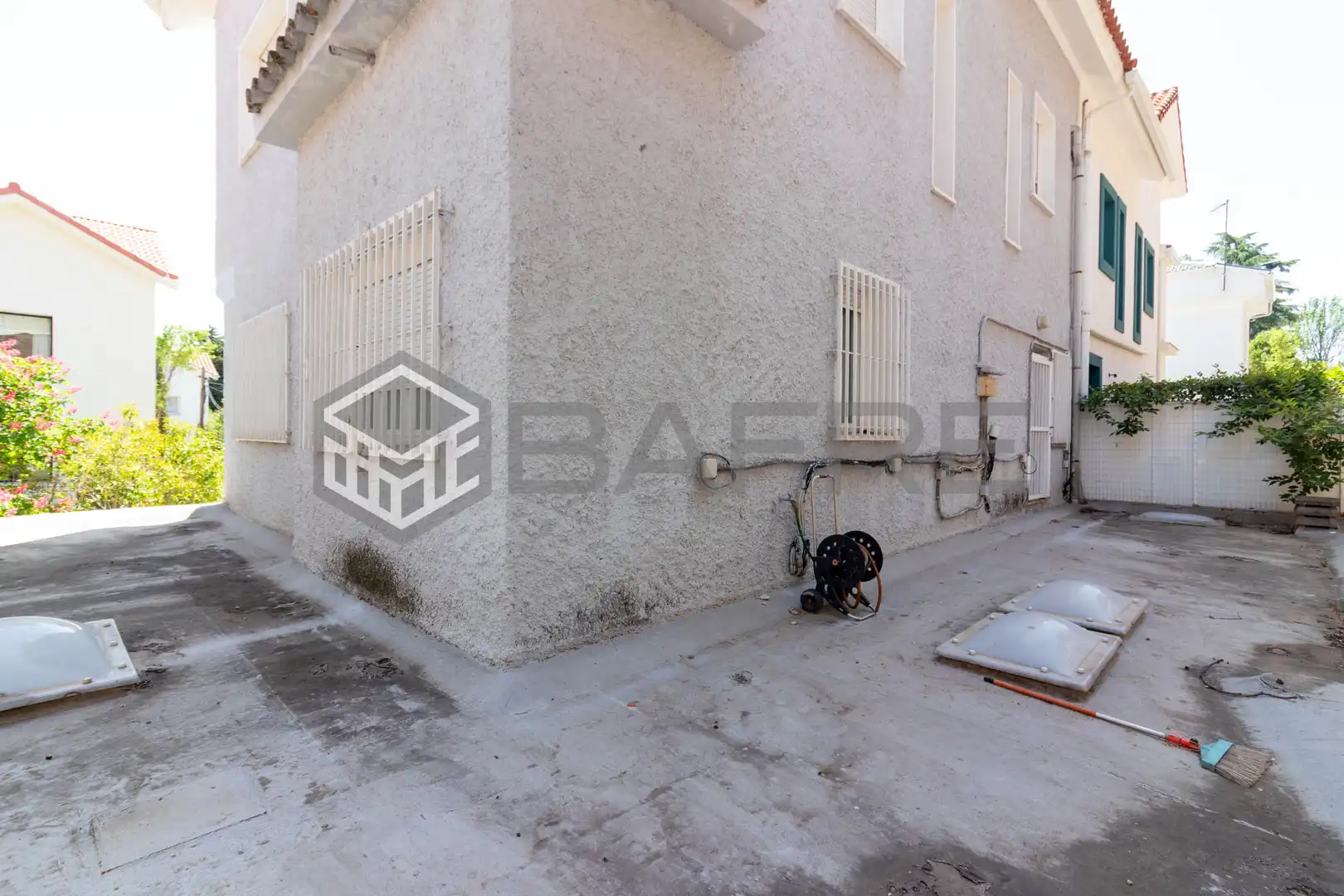 Vista exterior de Casa o xalet en venda en Madrid amb Aire condicionat, Calefacció i Jardí privat