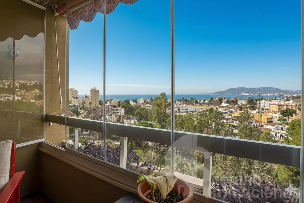 Bedroom of Flat for sale in Málaga  with Parquet flooring, Terrace and Storage room