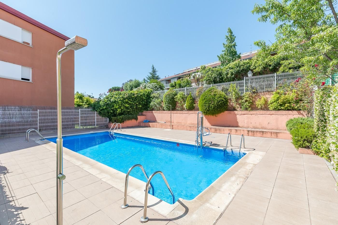 Piscina de Pis en venda en San Lorenzo de El Escorial amb Calefacció, Traster i Piscina comunitària