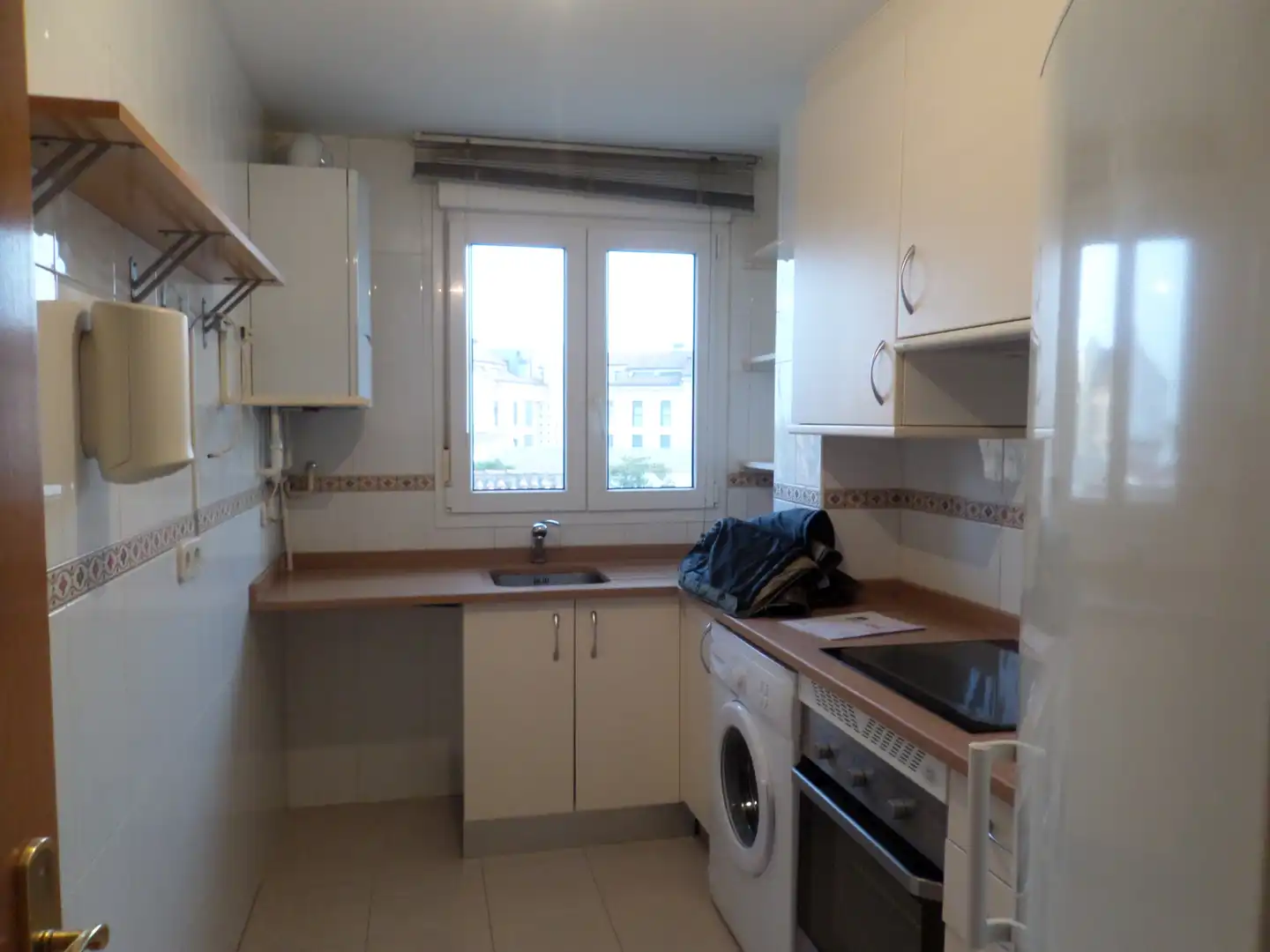 Cocina de Piso de alquiler en San Agustín del Guadalix con Aire acondicionado, Calefacción y Parquet