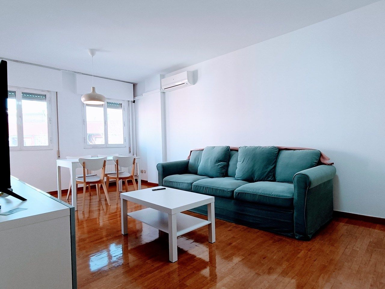 Sala d'estar de Pis de lloguer en  Madrid Capital amb Aire condicionat, Calefacció i Parquet