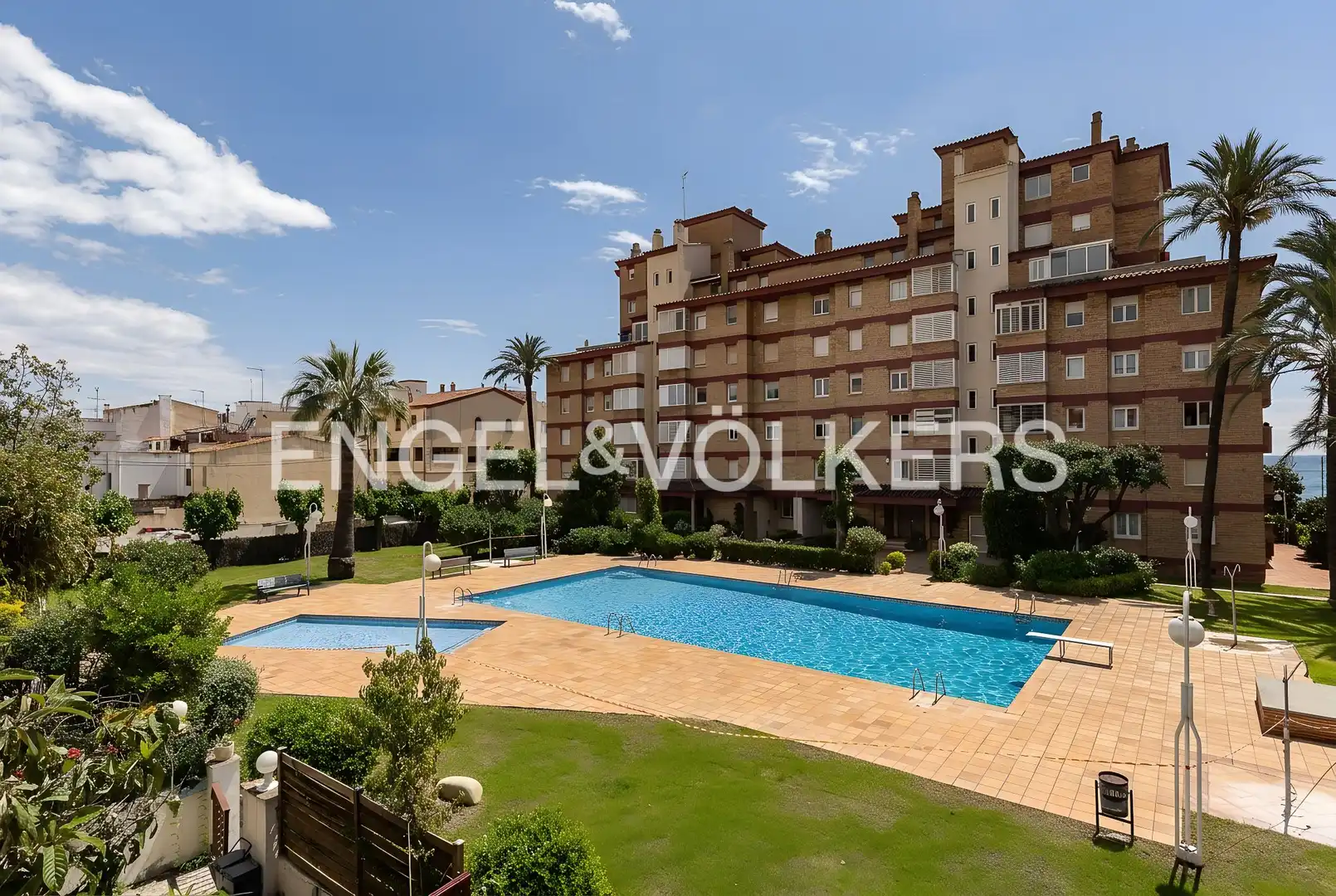 Vista exterior de Casa o xalet de lloguer en Vilassar de Mar amb Calefacció, Jardí privat i Parquet