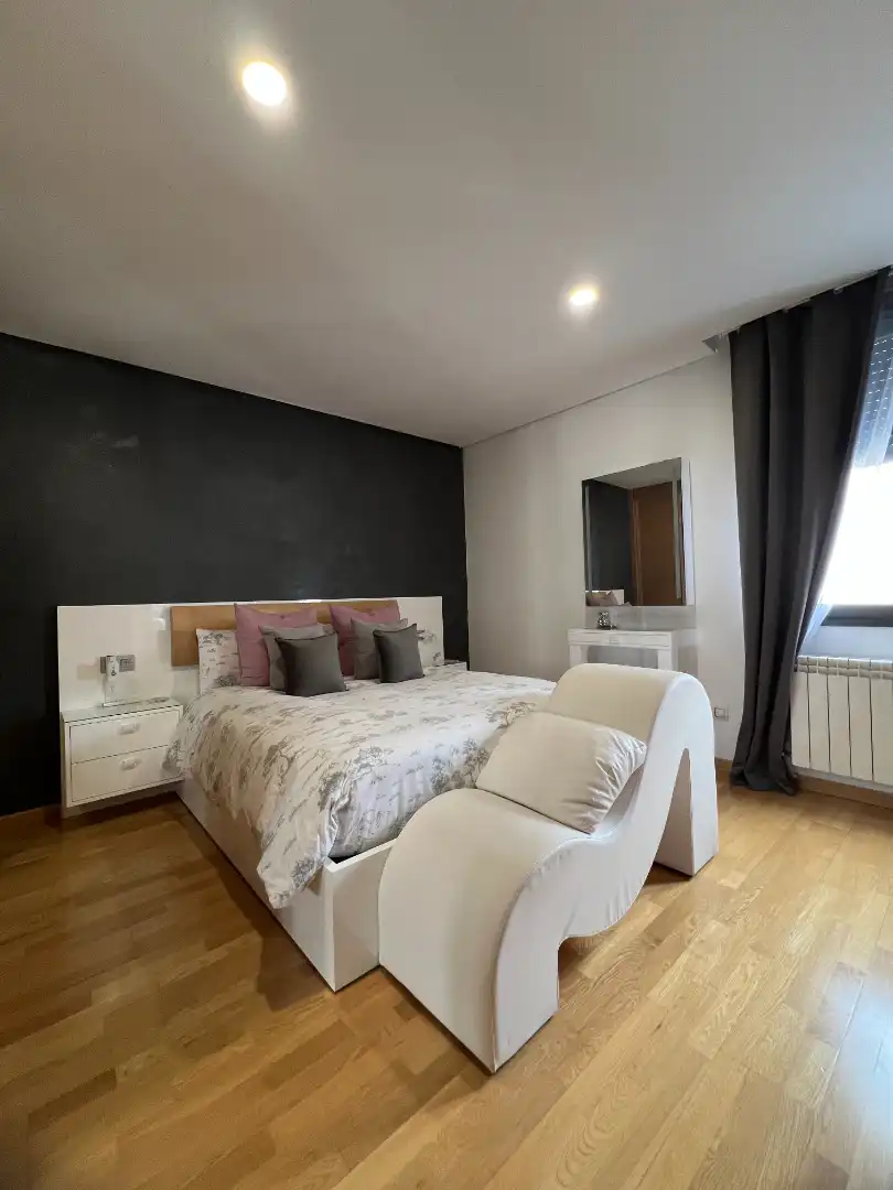 Dormitori de Casa o xalet en venda en Loeches amb Calefacció, Jardí privat i Terrassa