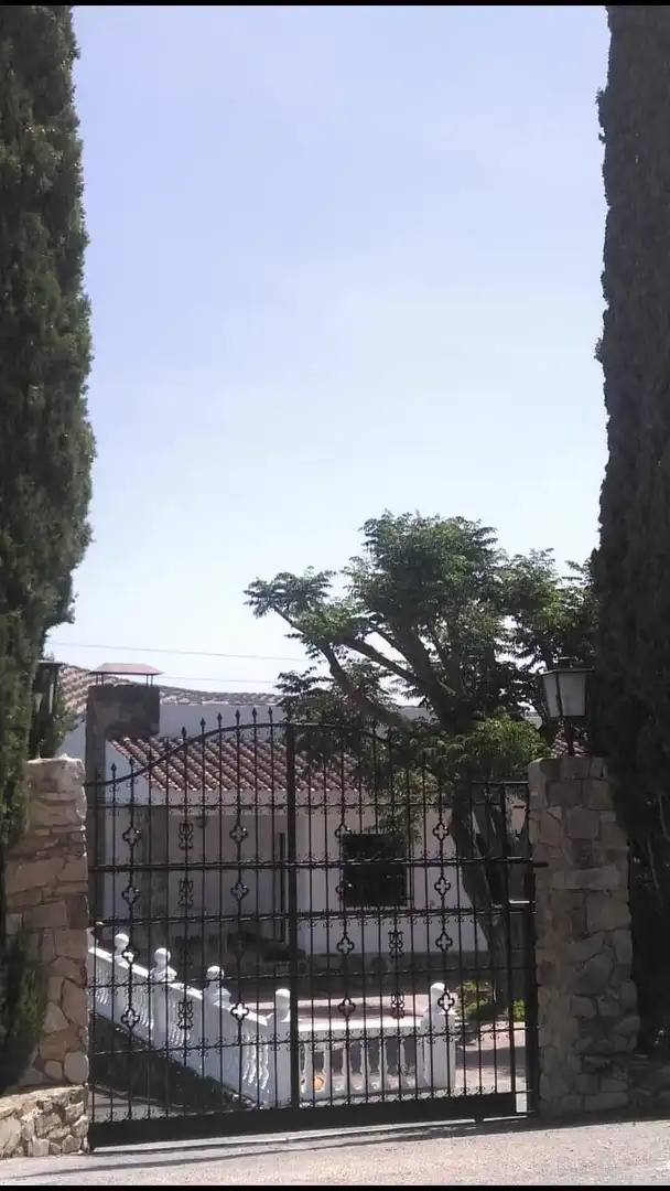 Casa o chalet de alquiler en Baena con Aire acondicionado, Jardín privado y Terraza