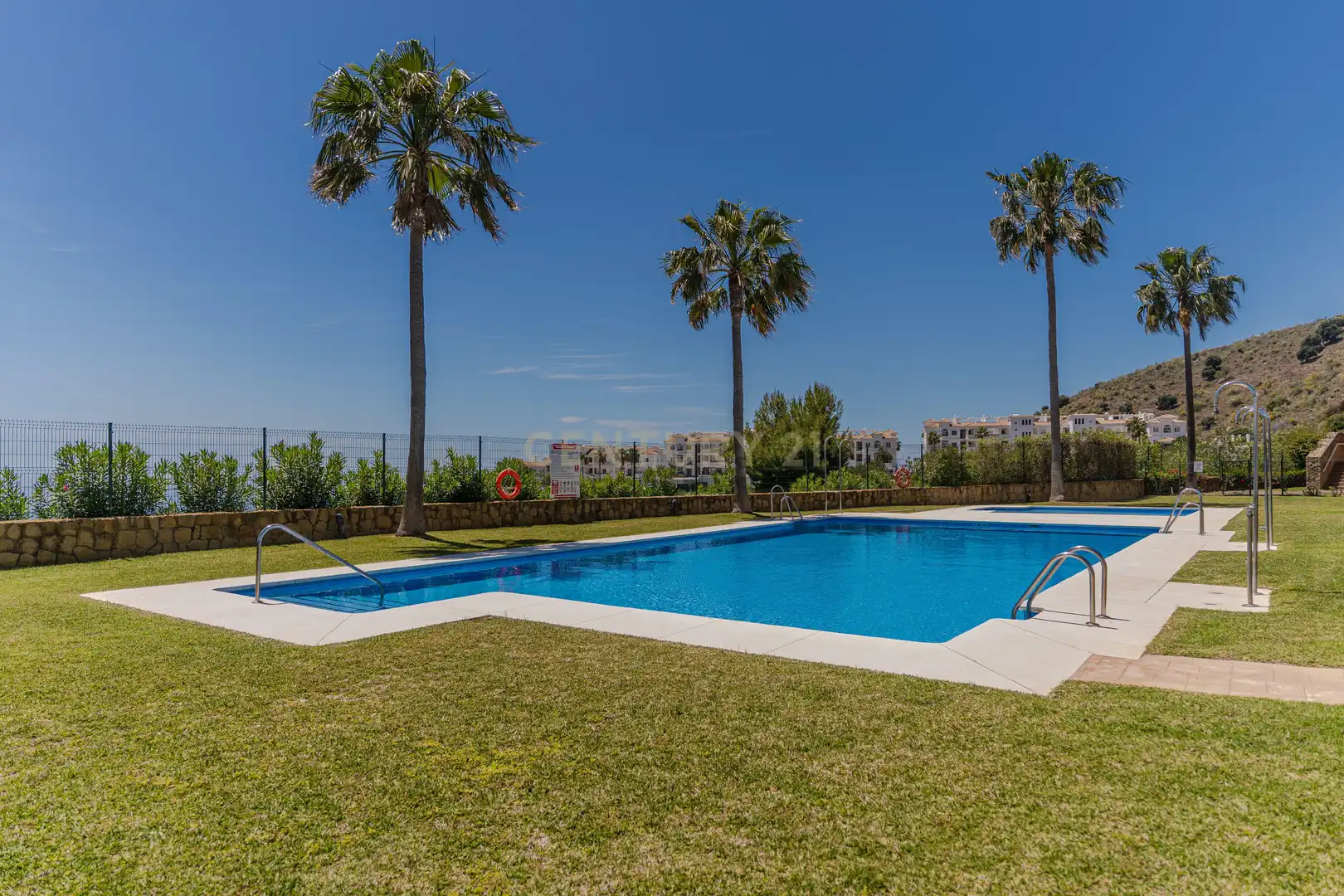 Piscina de Apartamento en venta en Rincón de la Victoria con Aire acondicionado, Trastero y Piscina