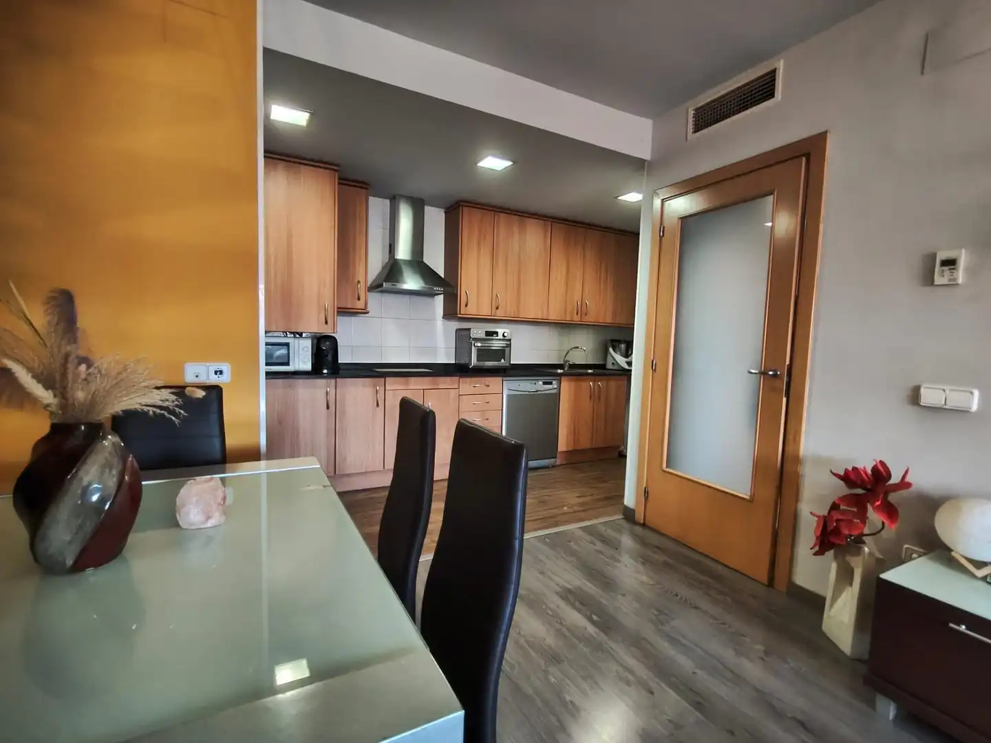Cocina de Dúplex en venta en Vilanova del Camí con Aire acondicionado, Calefacción y Terraza