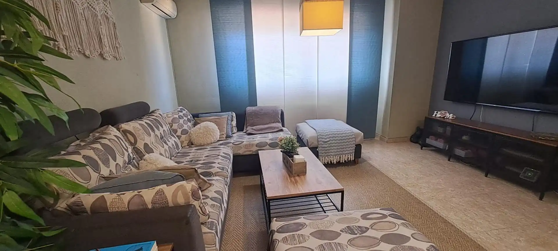 Living room of Houses for sale in Azuqueca de Henares  with Air Conditioner, Heating and Private garden