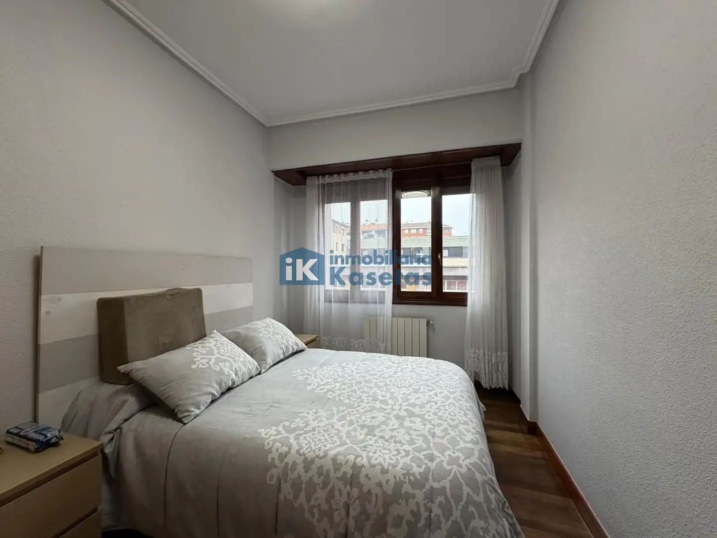 Habitación de Piso en venta en Basauri  con Calefacción
